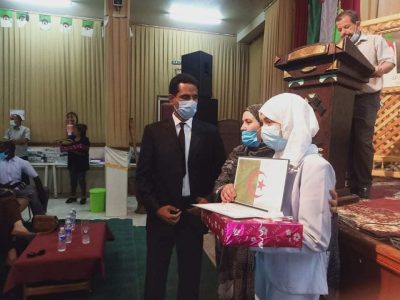 تكريم الطالبة مريم شهيناز في ولاية تمنراست