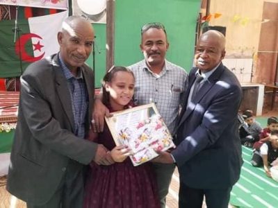تكريم التلميذة رؤية باجودة  قسم الخامسة ابتدائي بمدرسة نورالدين مناني